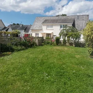 Séjour chez l'habitant Chambre Très Charmante, Dinan
